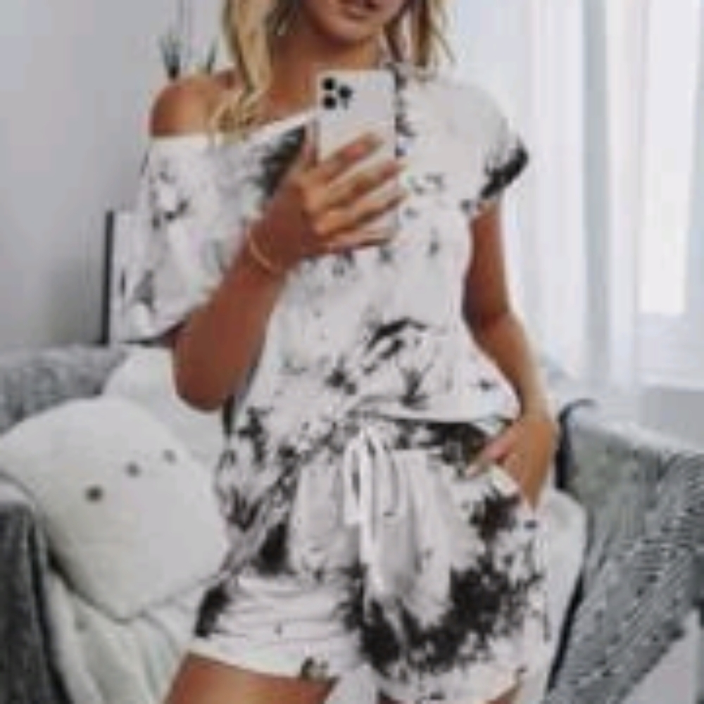 Shein Tie-Dye Crewneck T-SHIRT and Shorts Set